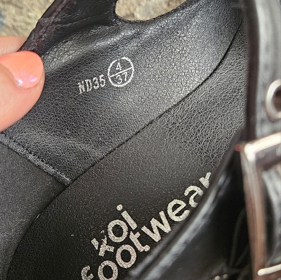 SOLD - Picture 4 of 8